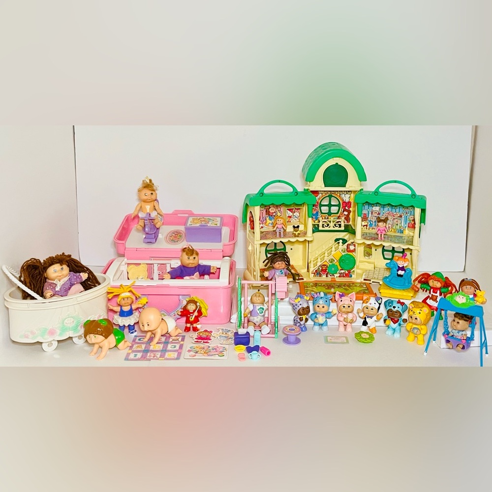 HUGE ‘90s Cabbage Patch Kids Toy Lot
